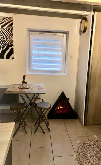 La Tour Charmant Tres Bien Situe Minimum 2 Nuits Merci Tours-en-Savoie 外观 照片